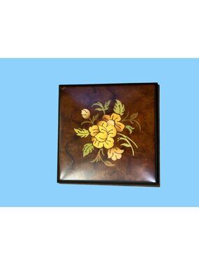 A. Gargiulo Jannuzzi Sorrento Italy Inlaid Wood Floral Trinket Jewelry Box Used